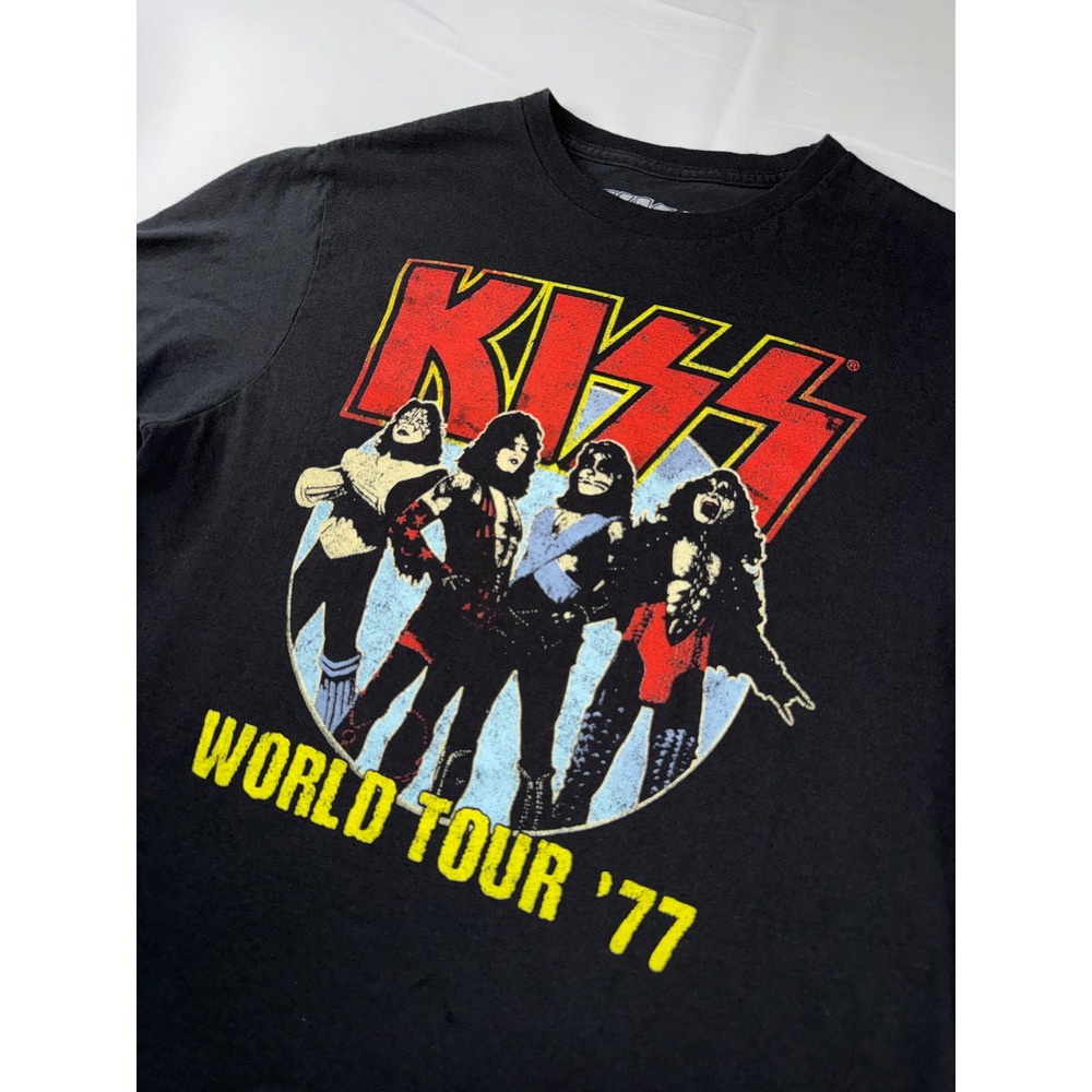 KISS World Tour 77 Graphic TShirt Mens Medium‎ Black Tee 2021 Distressed